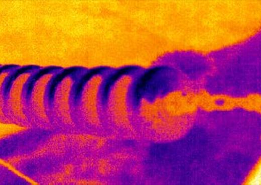   新能源车燃烧事故

监测汽车车身及电池灭火效果
避免火势扩大、二次高温复燃